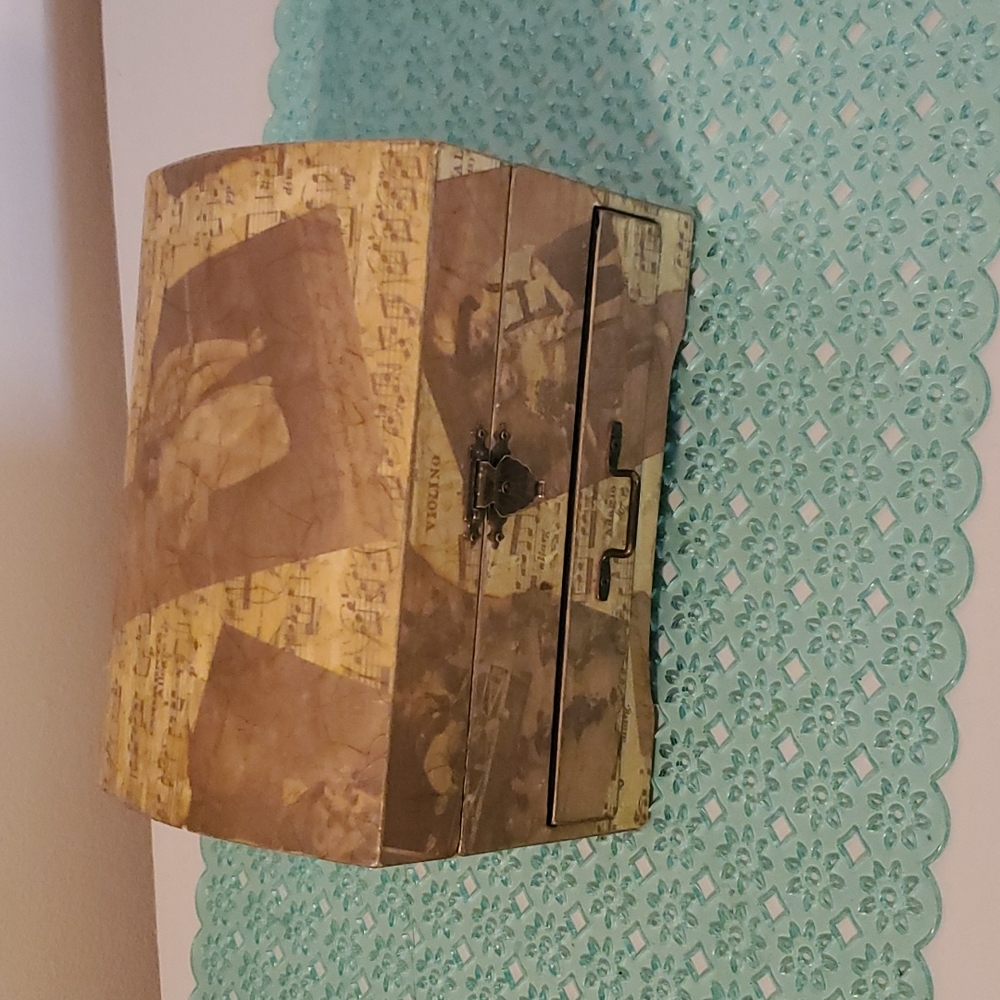 Decoupage style jewelry box